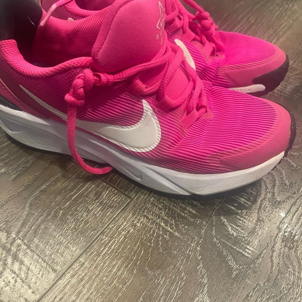 Nike Pink and White Athletic Shoes with Breathable Mesh